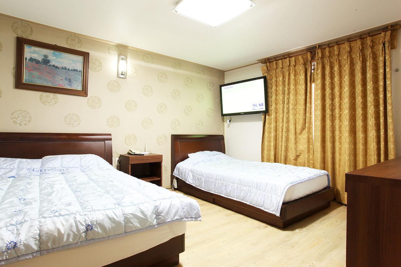 Bobos Hotel Jeju Buitenkant foto
